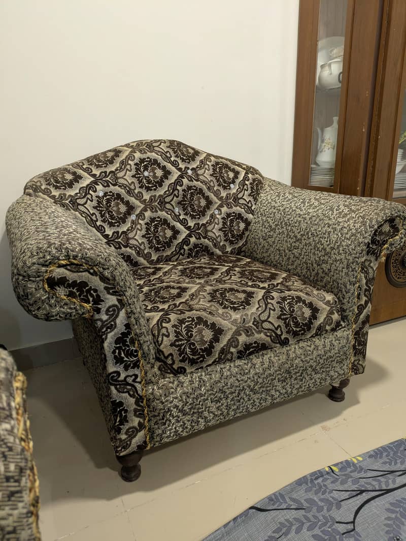 Sofa set with table 9
