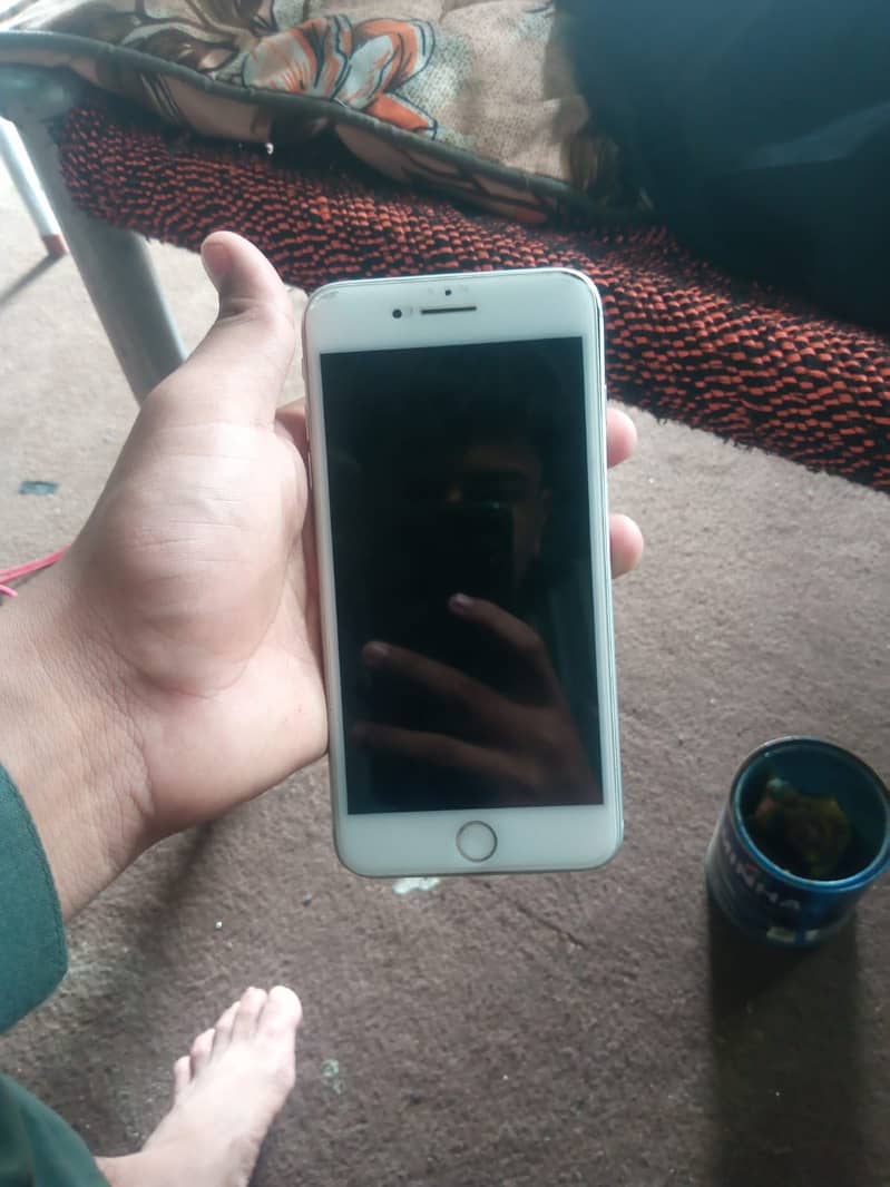 Apple iPhone 8 Plus 0
