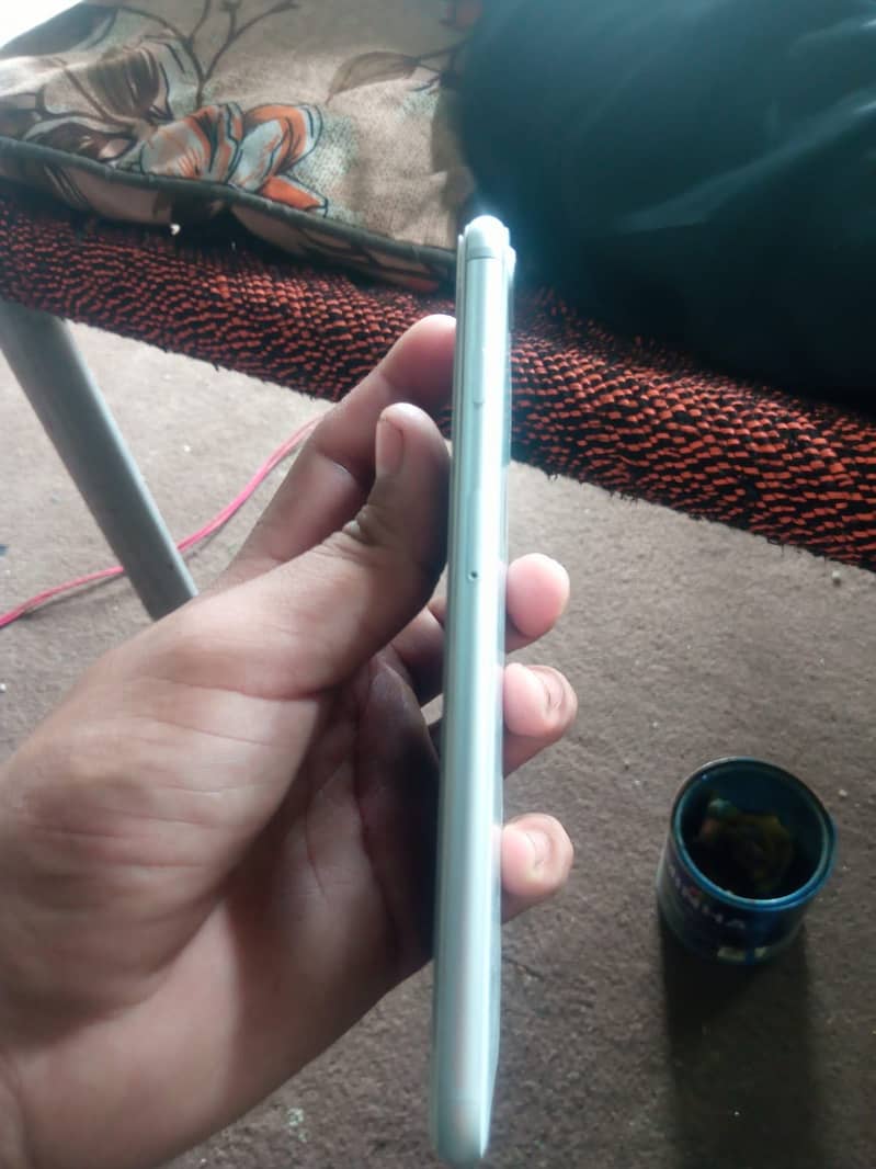 Apple iPhone 8 Plus 1