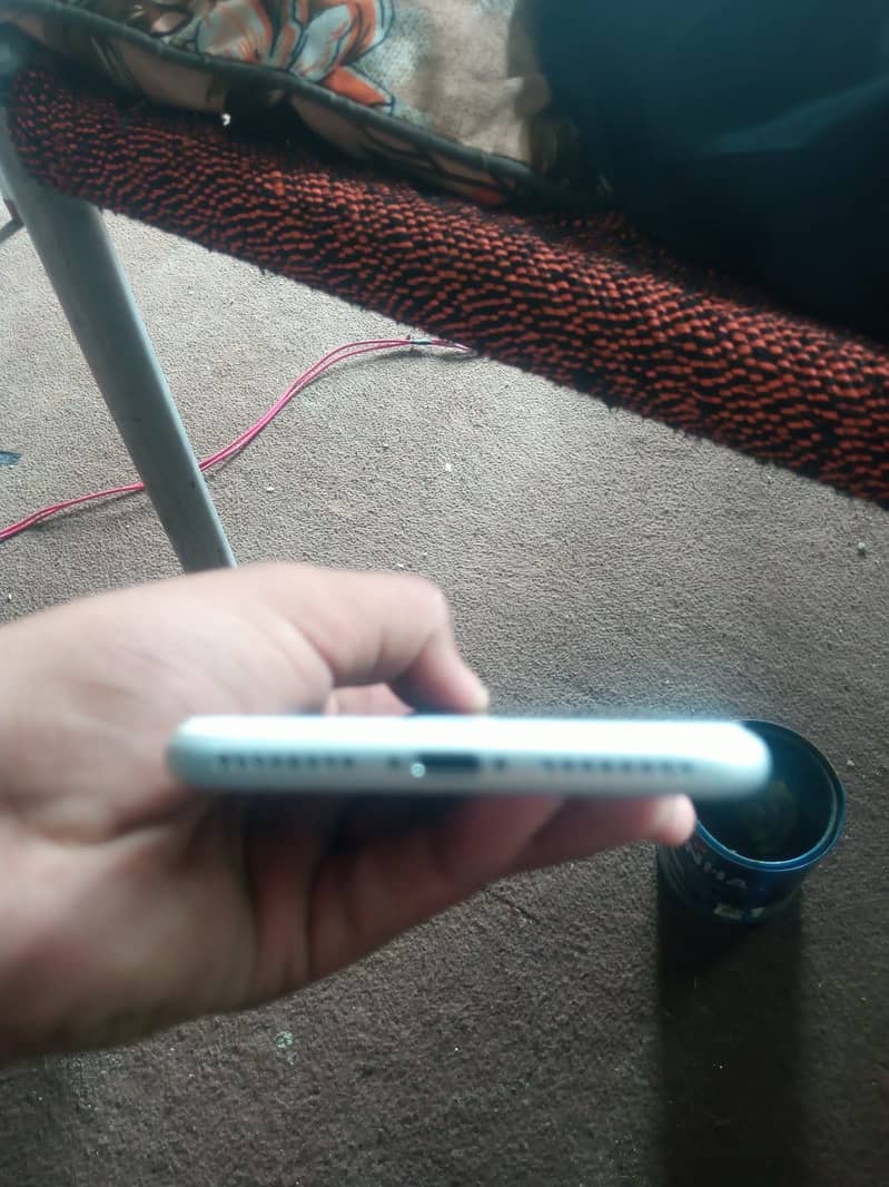 Apple iPhone 8 Plus 2