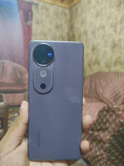 Vivo V40