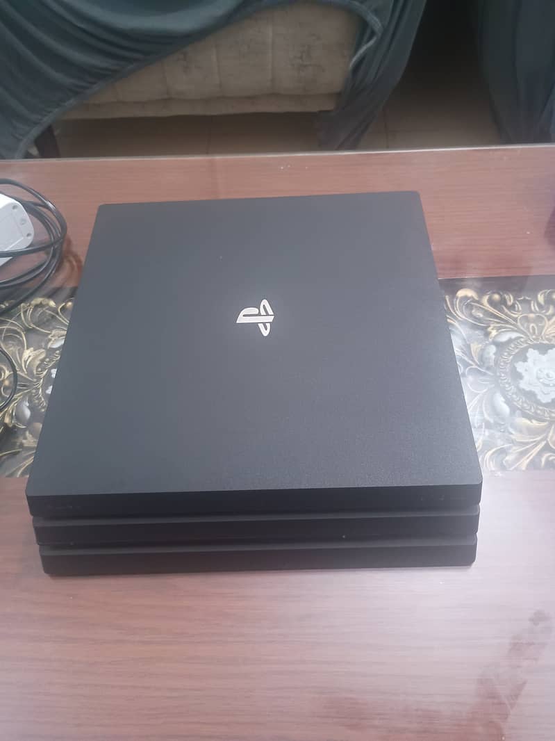 PS4 1TB 3