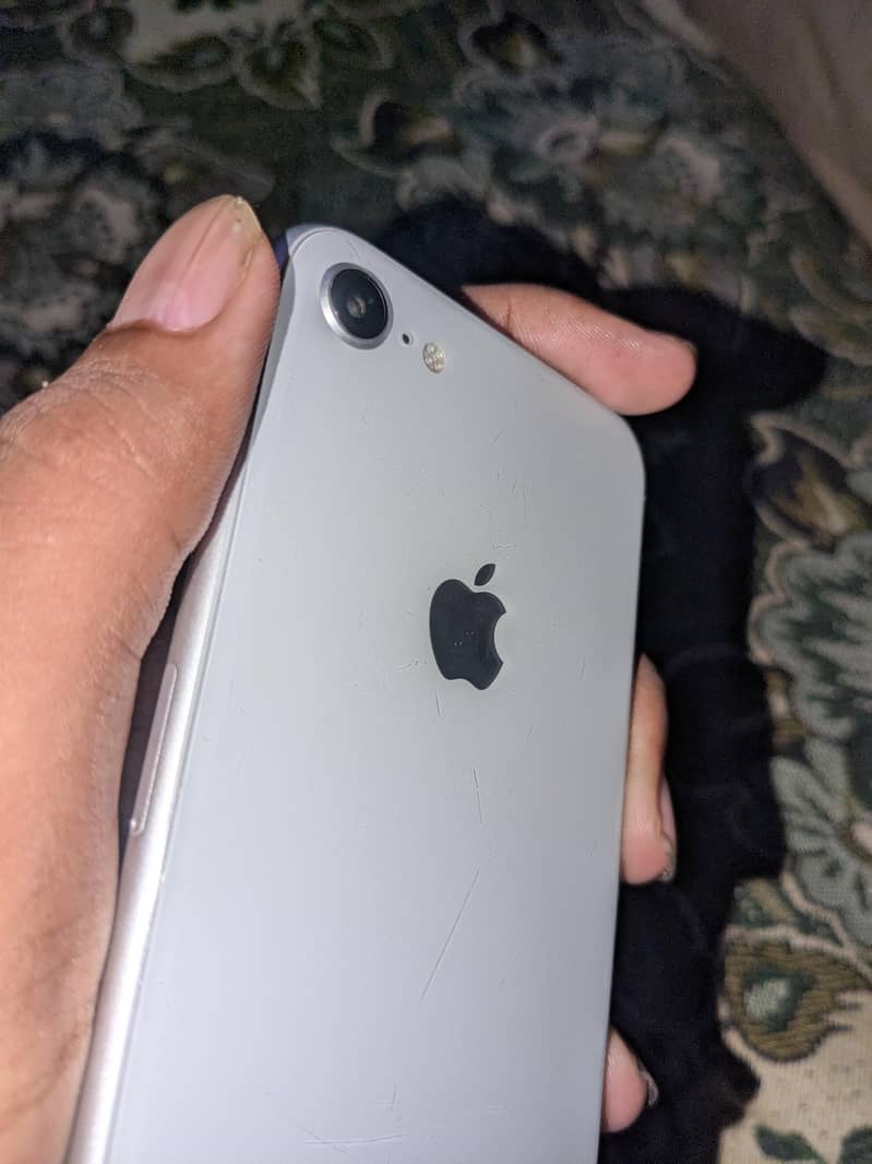 Apple iPhone 8 0