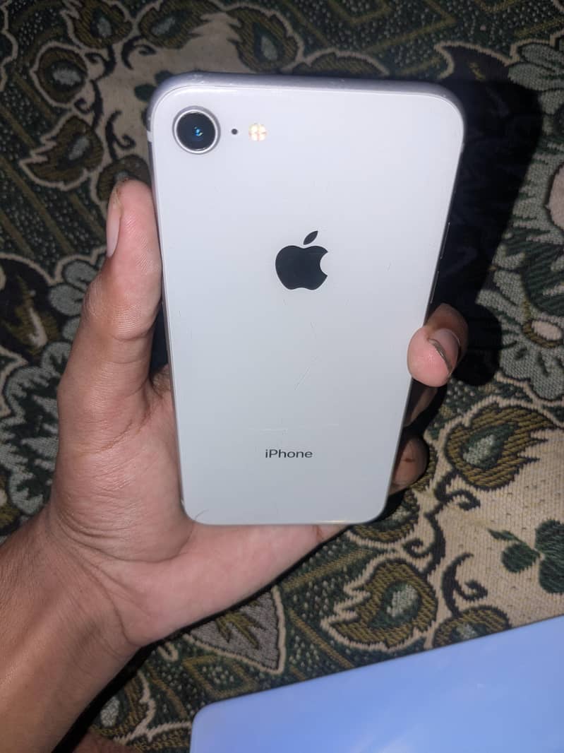 Apple iPhone 8 5