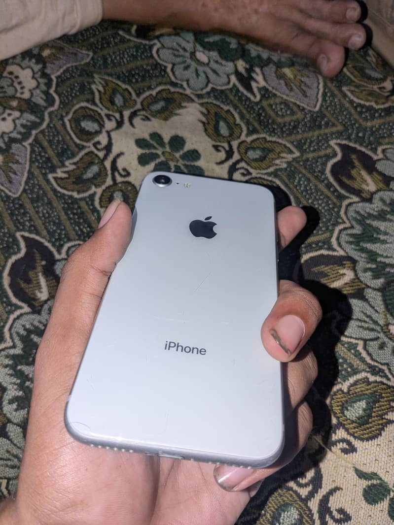 Apple iPhone 8 6