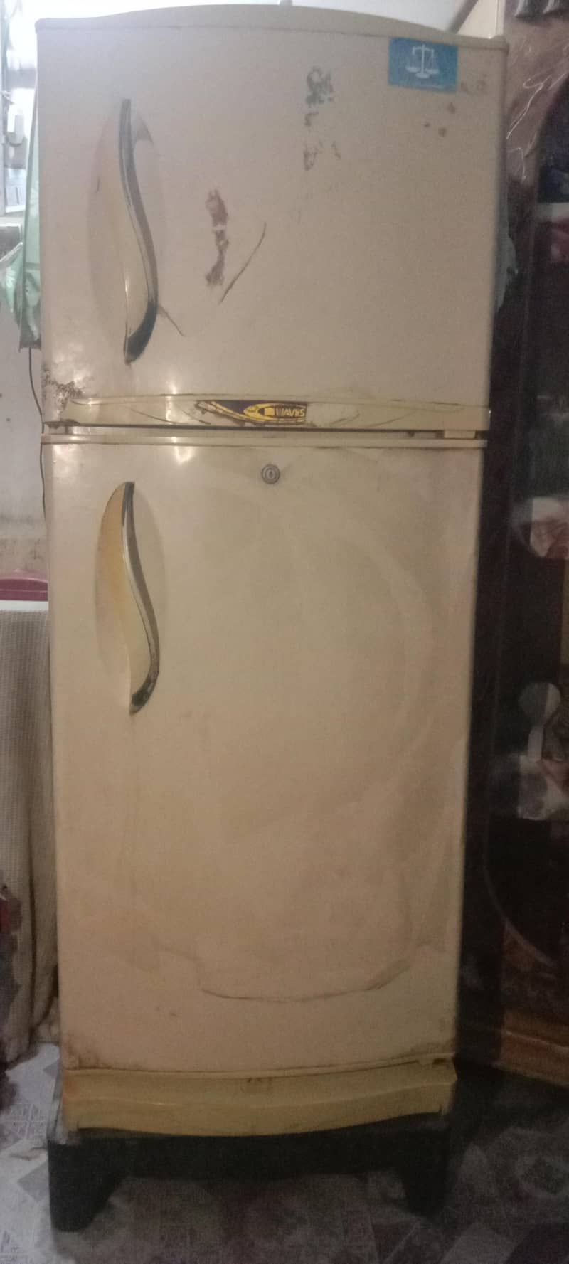 waves fridge 0