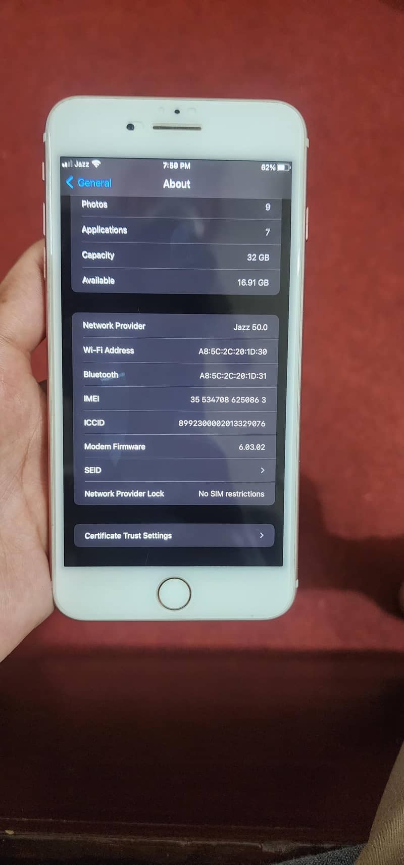 Apple iPhone 7 Plus 6