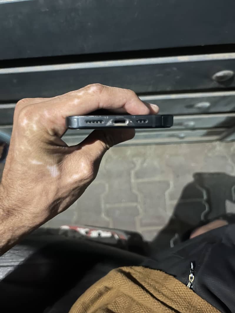 Apple iPhone 14 4