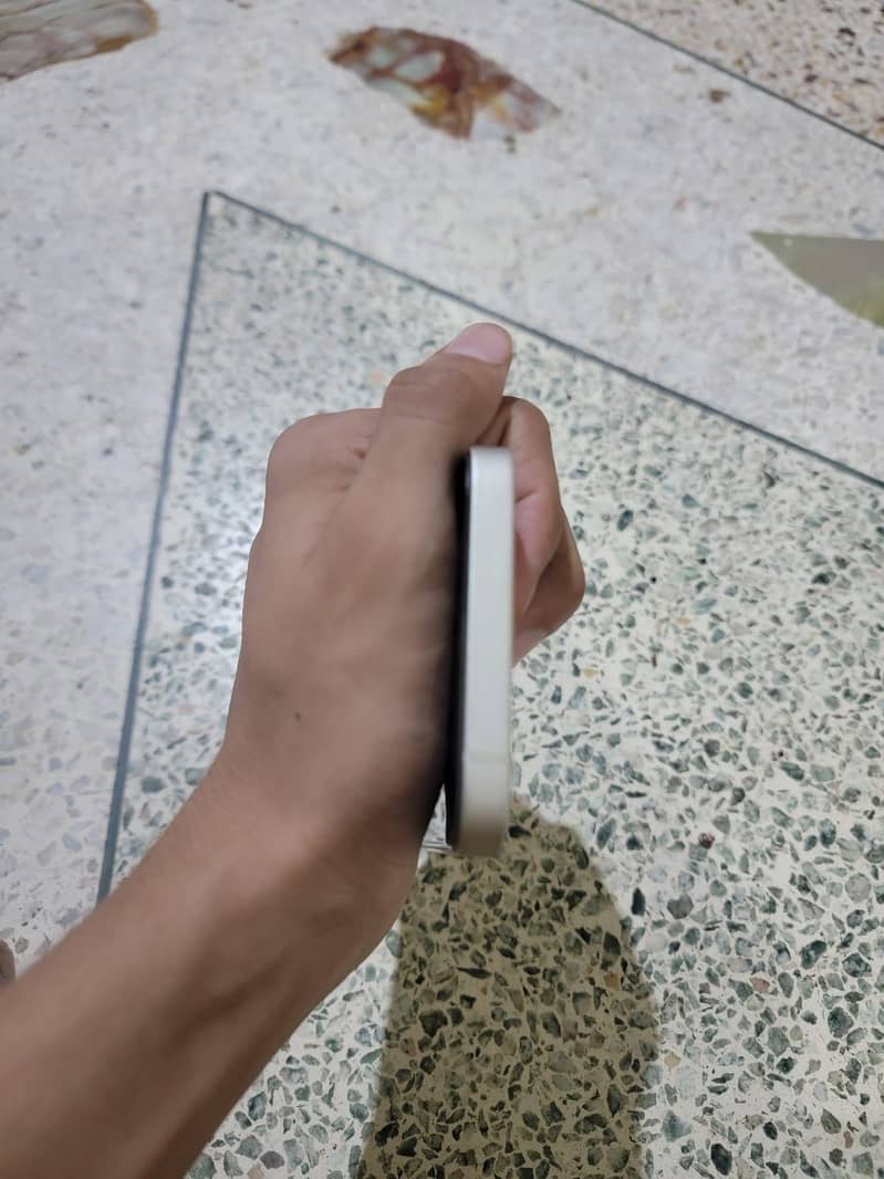 Apple iPhone 12 7