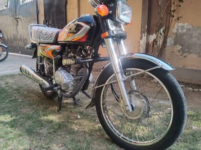 Honda 125cc 2022 model only WhatsApp 03=02=60=25=4=11