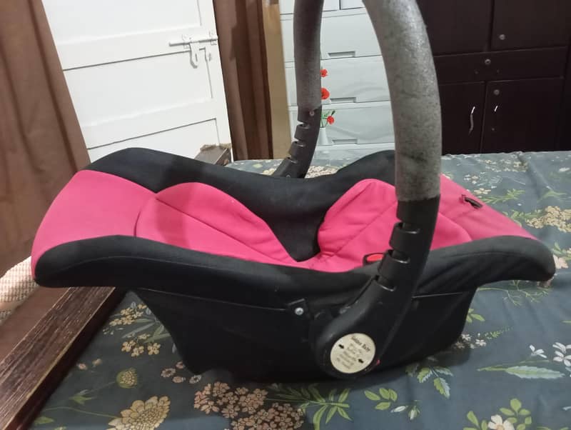 Carry Cot 2