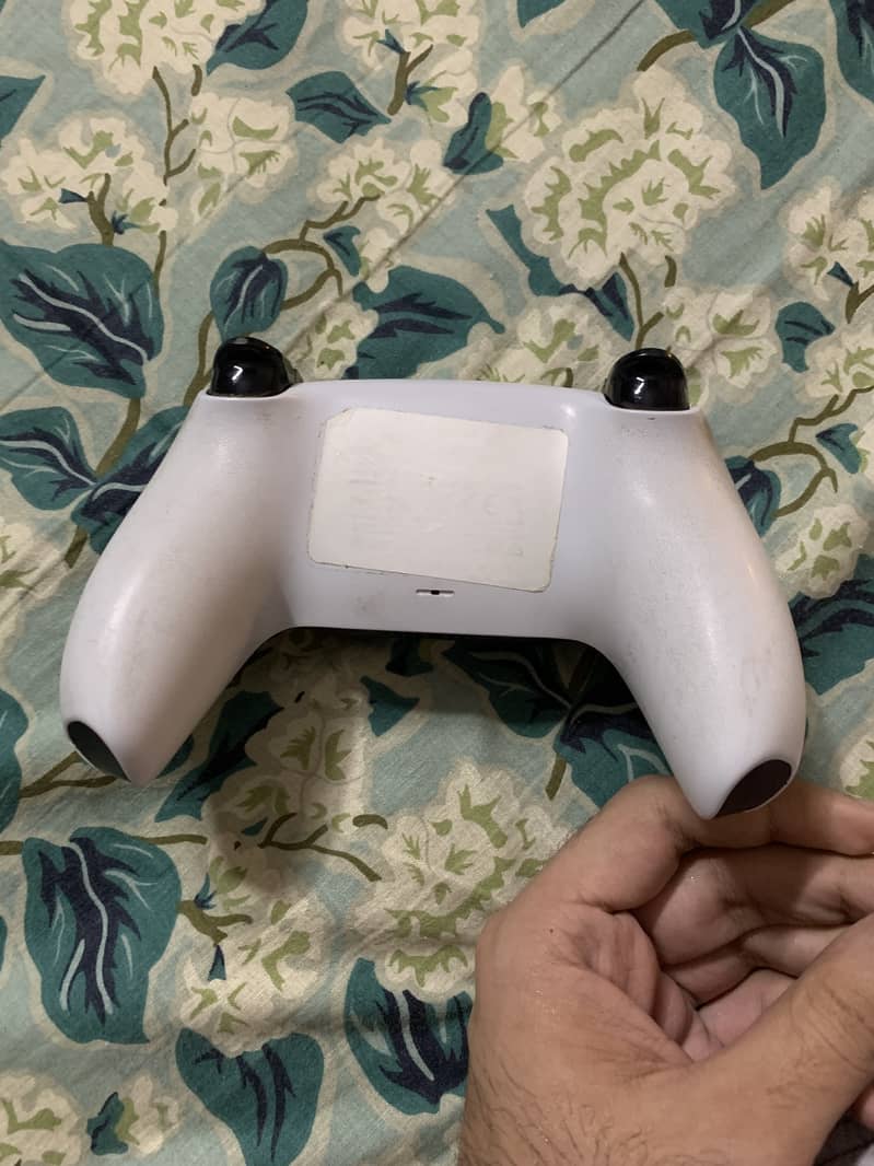 PS5 CONTROLLER 1