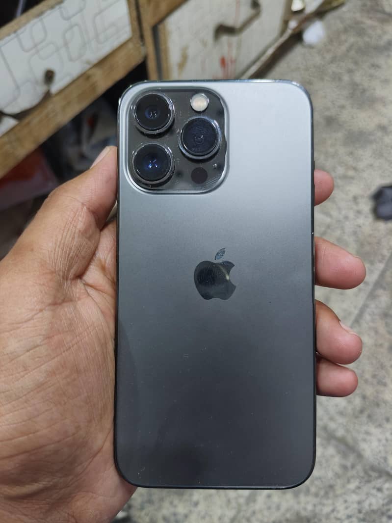 Apple iPhone 13 Pro 1
