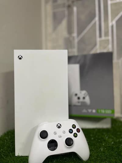 Xbox Series s/Series x used & box pack available