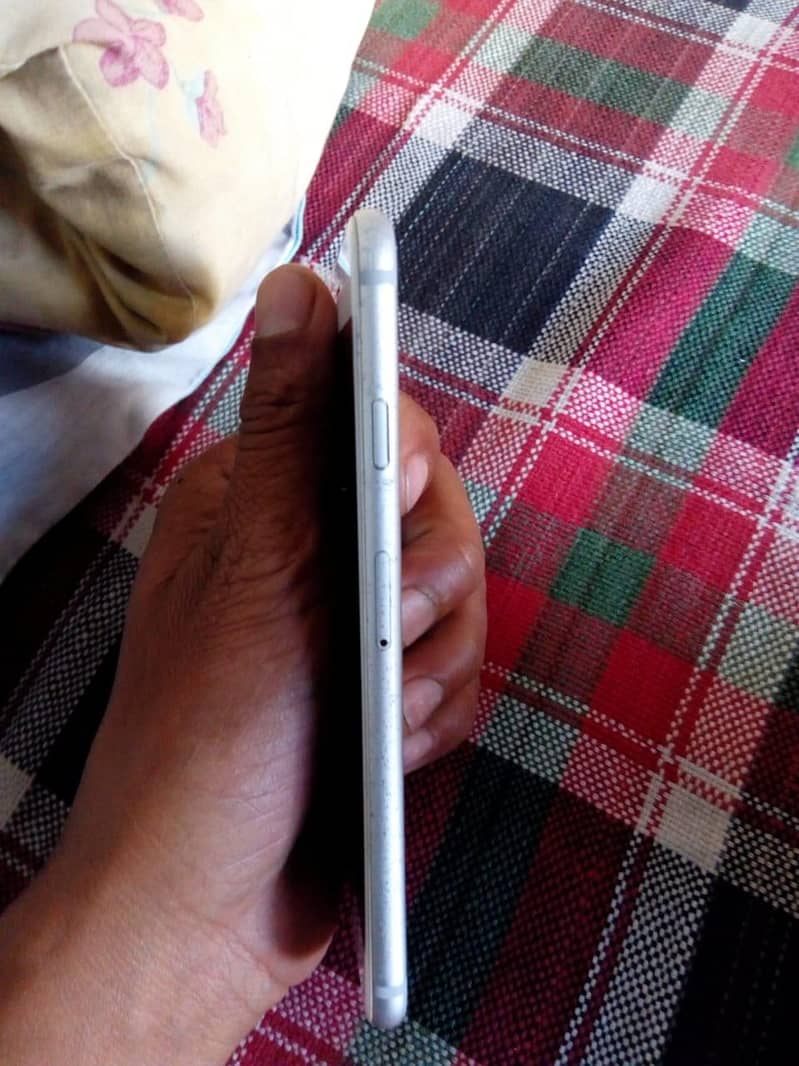Apple iPhone 6 6