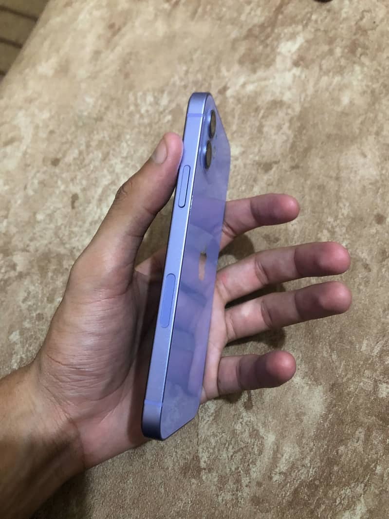 Apple iPhone 12 2