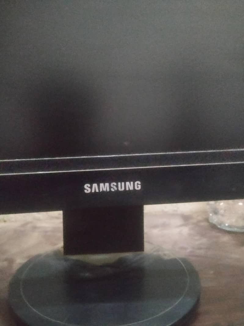 computer LCD 1