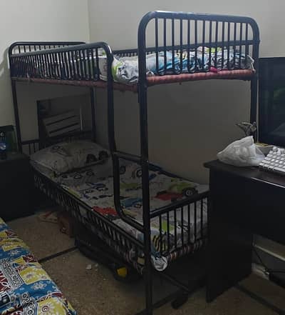 Bunk bed with mattress