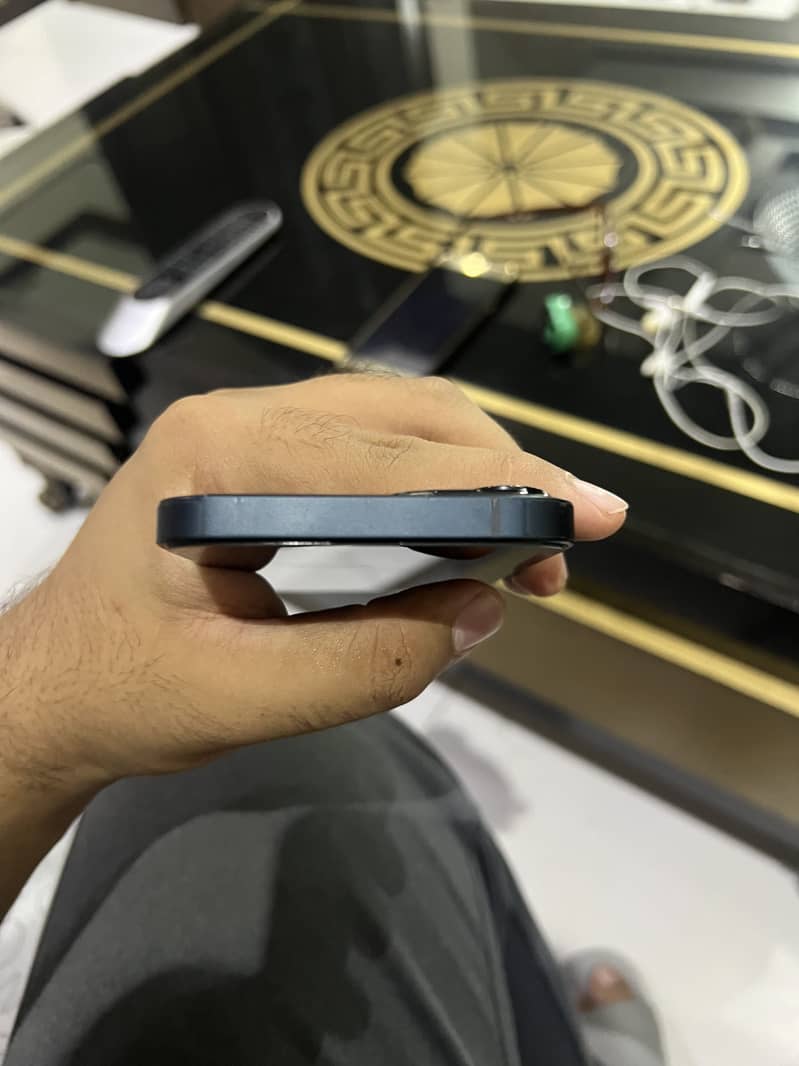 Apple iPhone 13 7