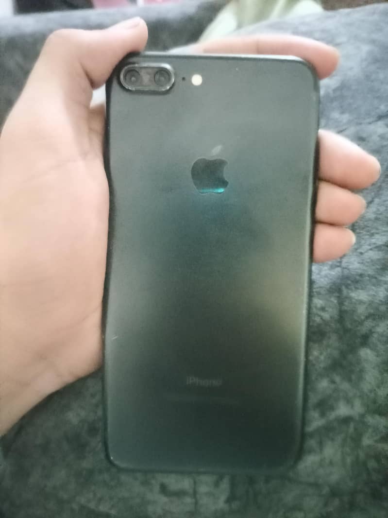 Apple iPhone 7 Plus 1