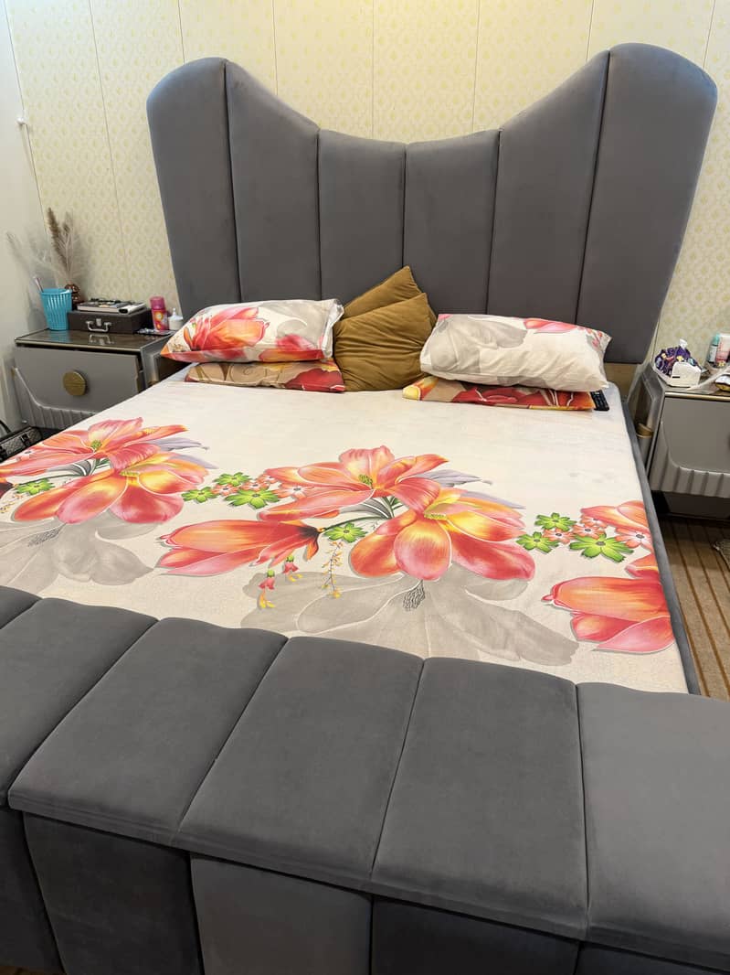 Modern Bed Set 0