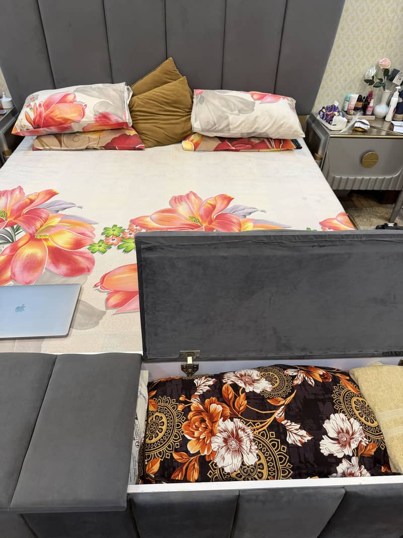 Modern Bed Set 1