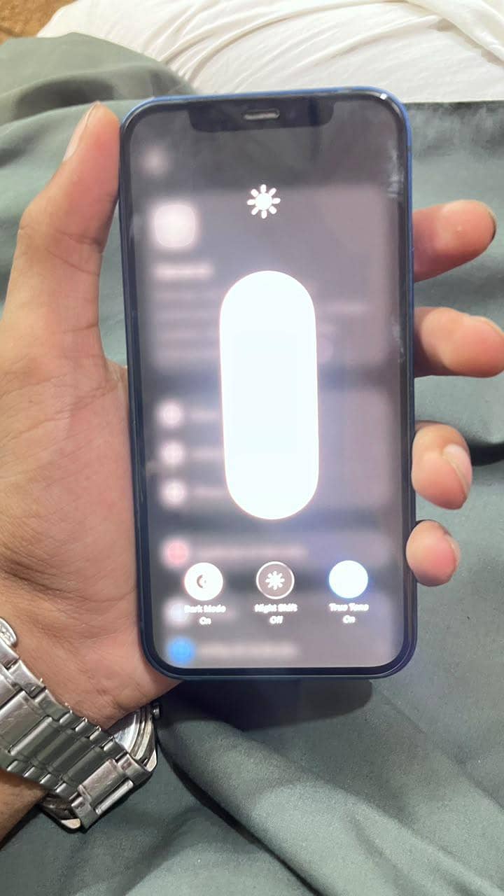 Apple iPhone 12 6