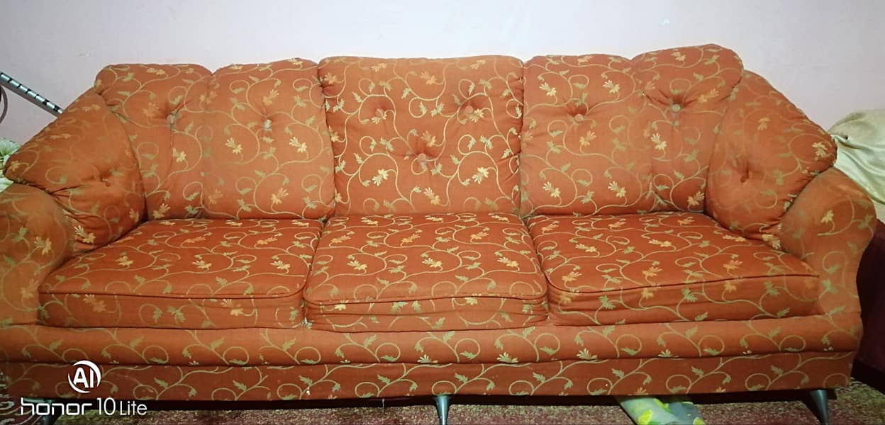 selling sofa seta 2