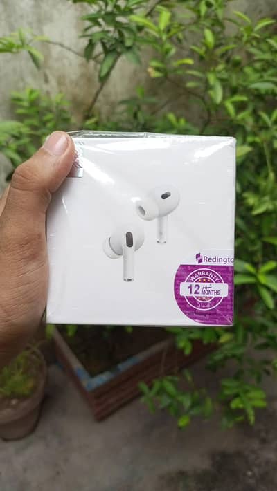 Airpods pro WHITE color
