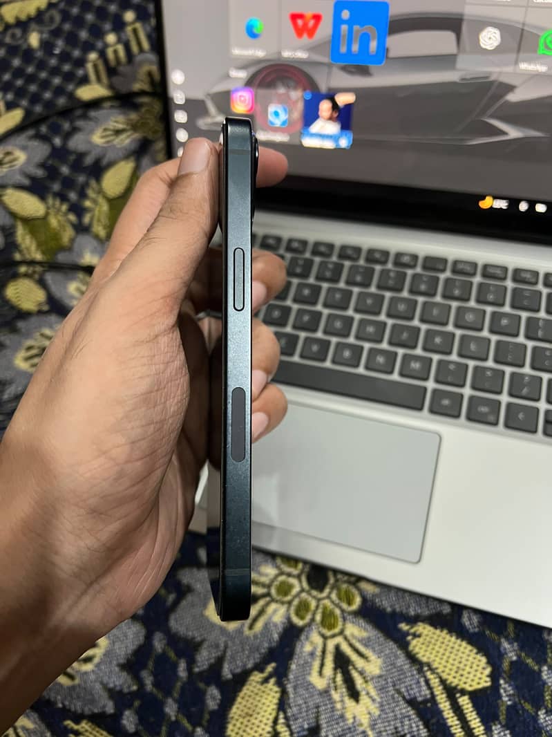 Apple iPhone 13 3