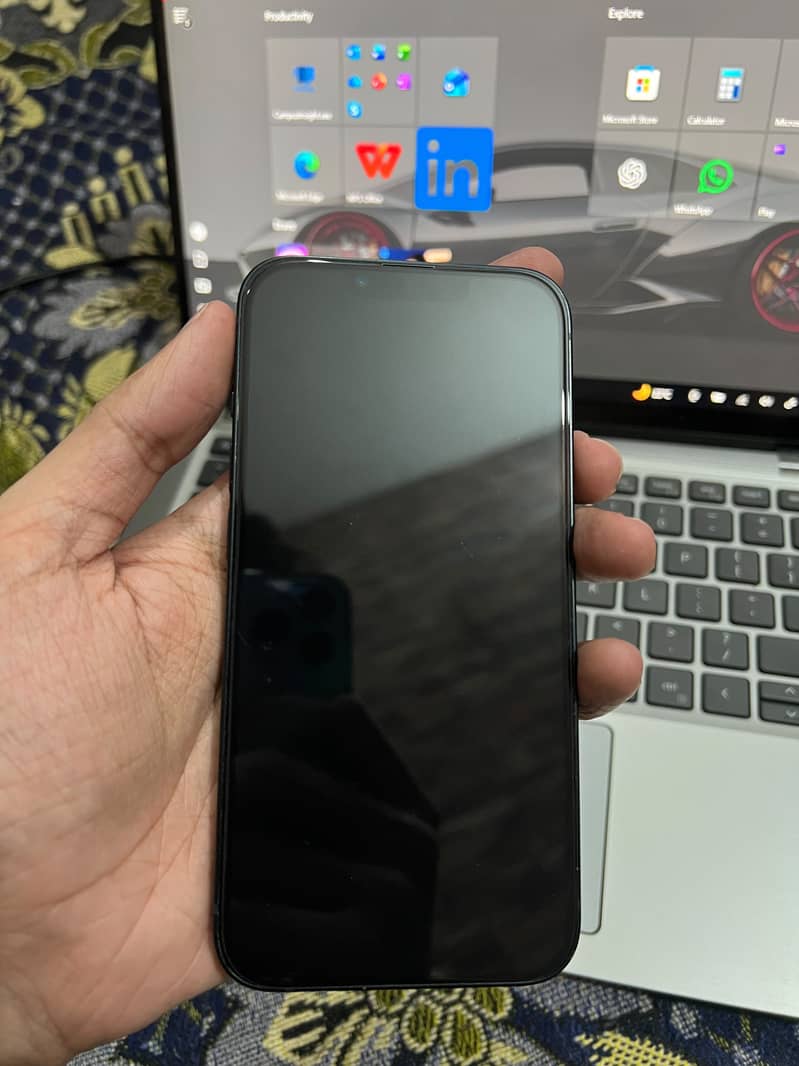 Apple iPhone 13 6