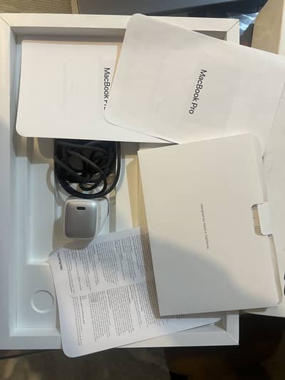 Macbook Pro 14inch ( 3024 x 1964 ) M4 pro with 14-core CPU