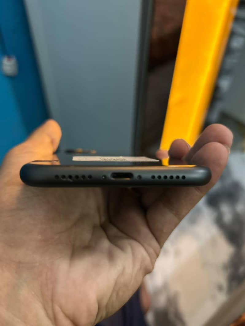 Apple iPhone 11 bypass 4