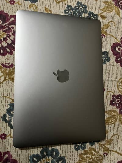 Macbook pro 14,1 2017 two thunder bolts 3 ports