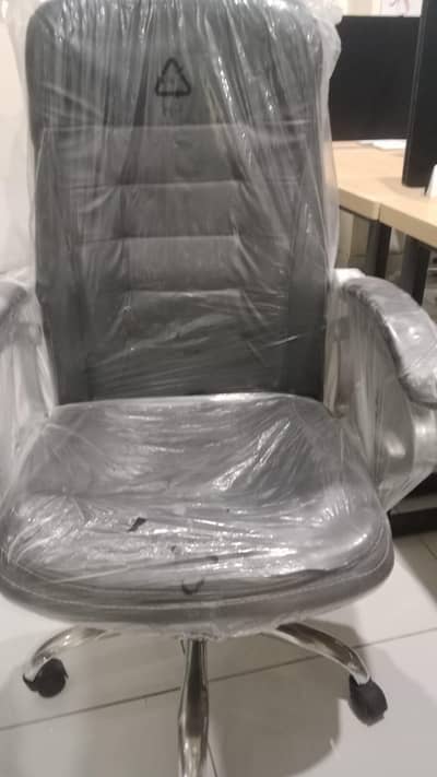 Executive Revolving Chairs with High Back Good Condition