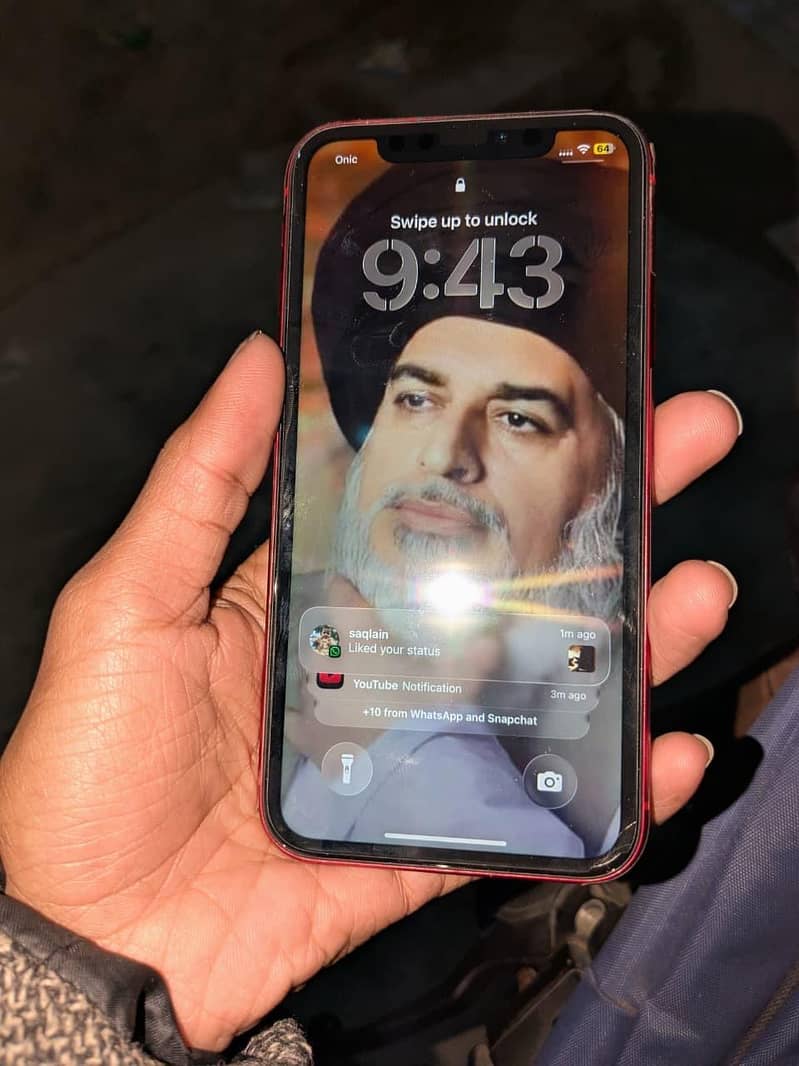 Apple iPhone 11 4