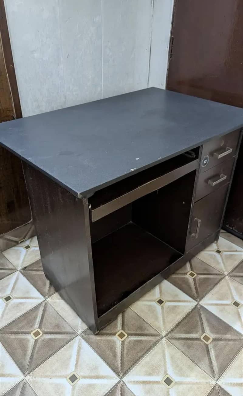 Computer Table 0
