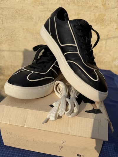 NDURE X HR Premium Sneakers For Men | Limited Edition | Size 9