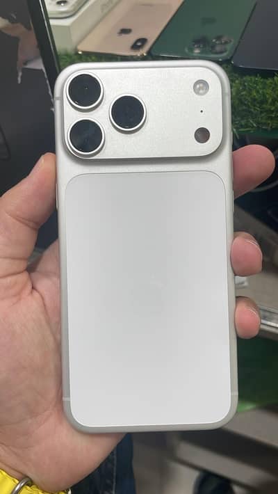 I phone 17 pro max