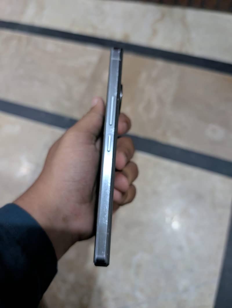 Sharp Aquos R7 1
