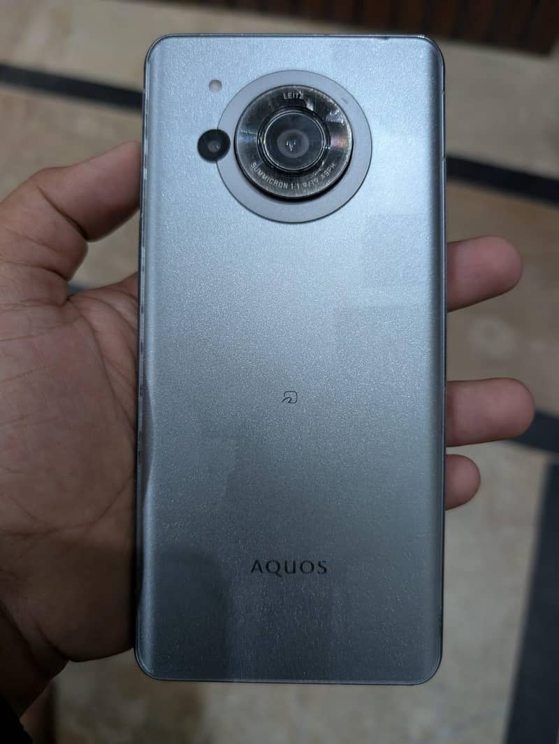 Sharp Aquos R7 3