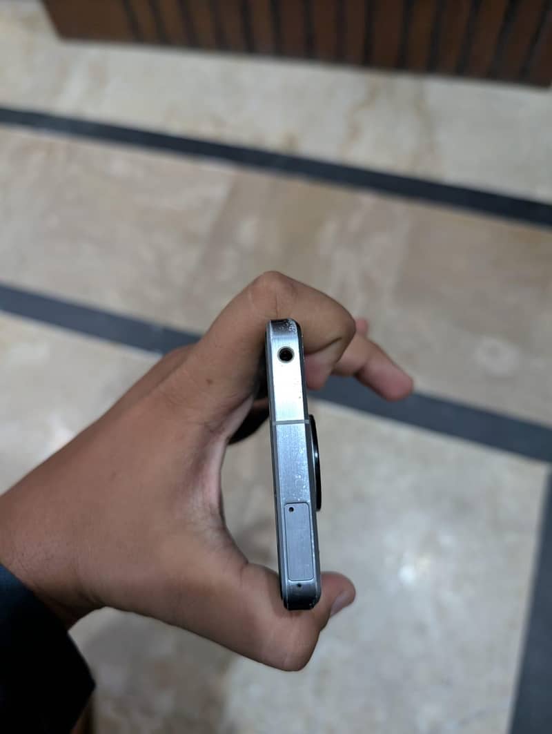 Sharp Aquos R7 4