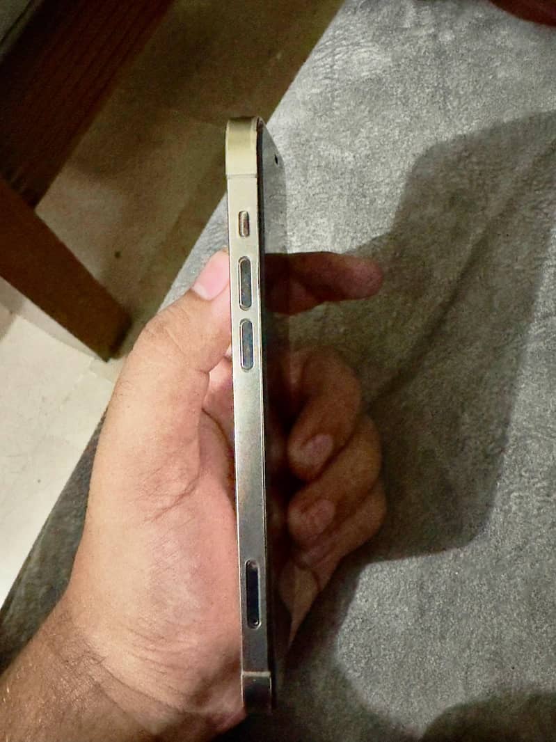 Apple iPhone 12 Pro 2