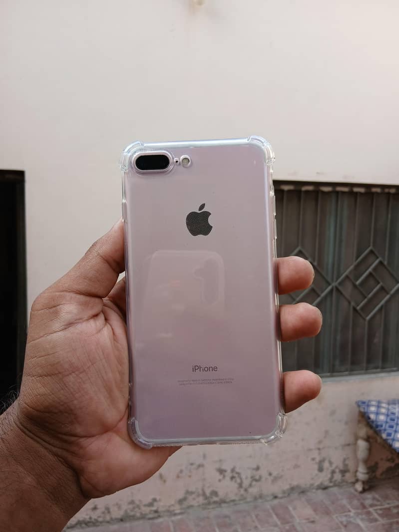 Apple iPhone 7 Plus 1