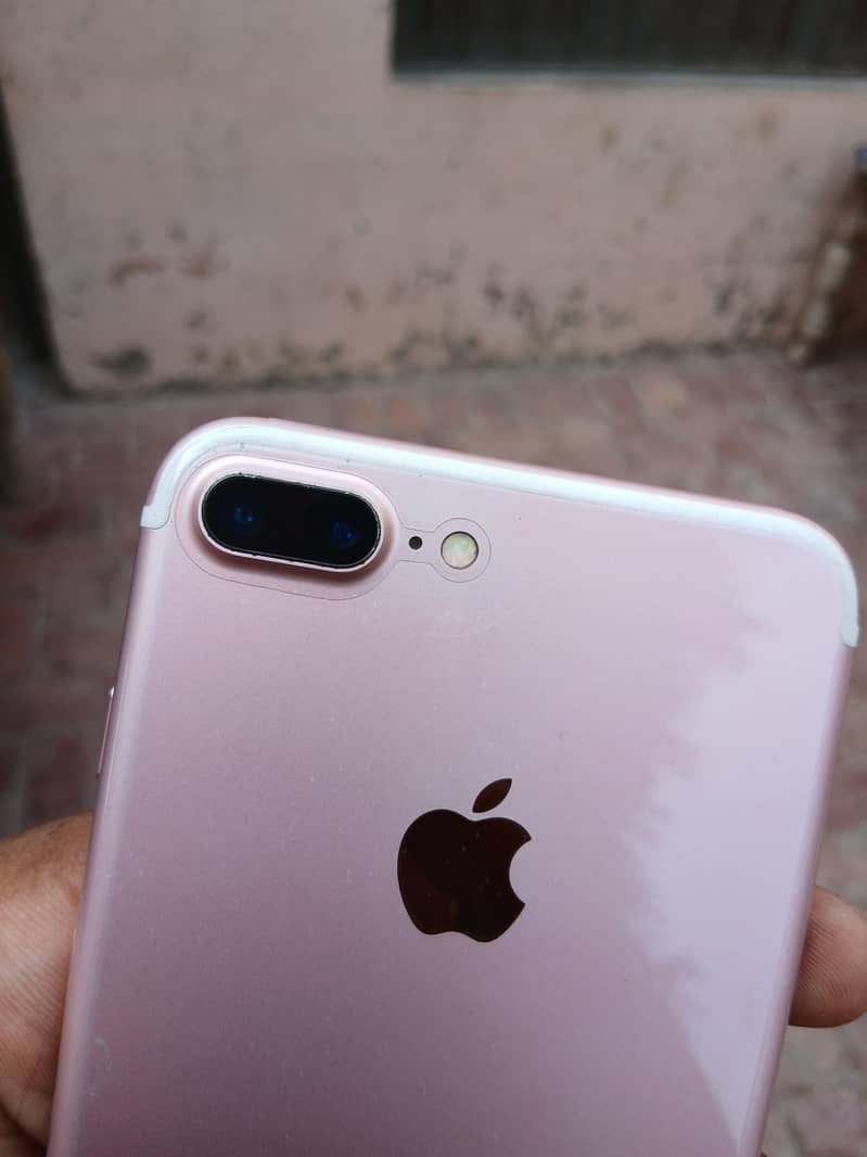 Apple iPhone 7 Plus 2
