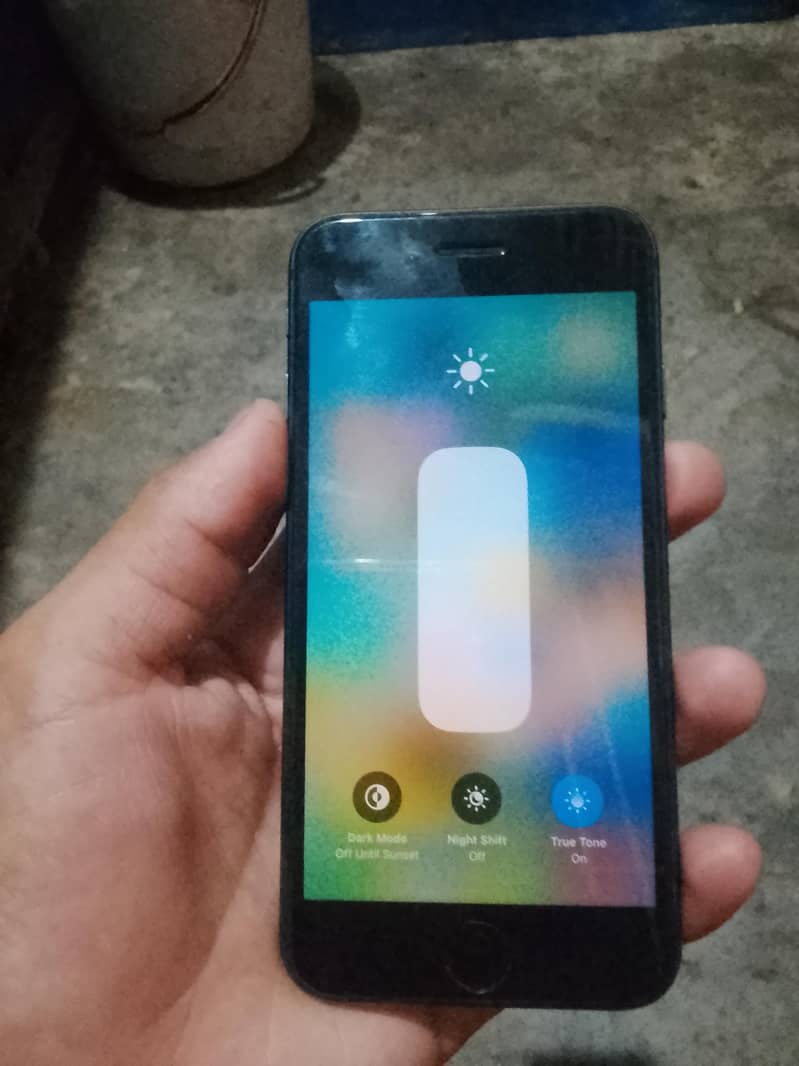 Apple iPhone 8 4