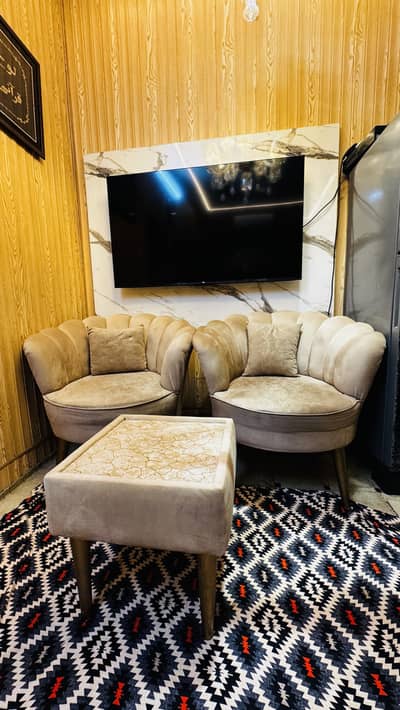 Drawing room chairs and table