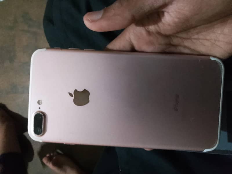 Apple iPhone 7 Plus 2