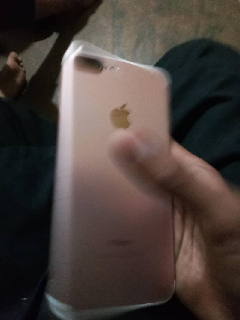 Apple iPhone 7 Plus 5