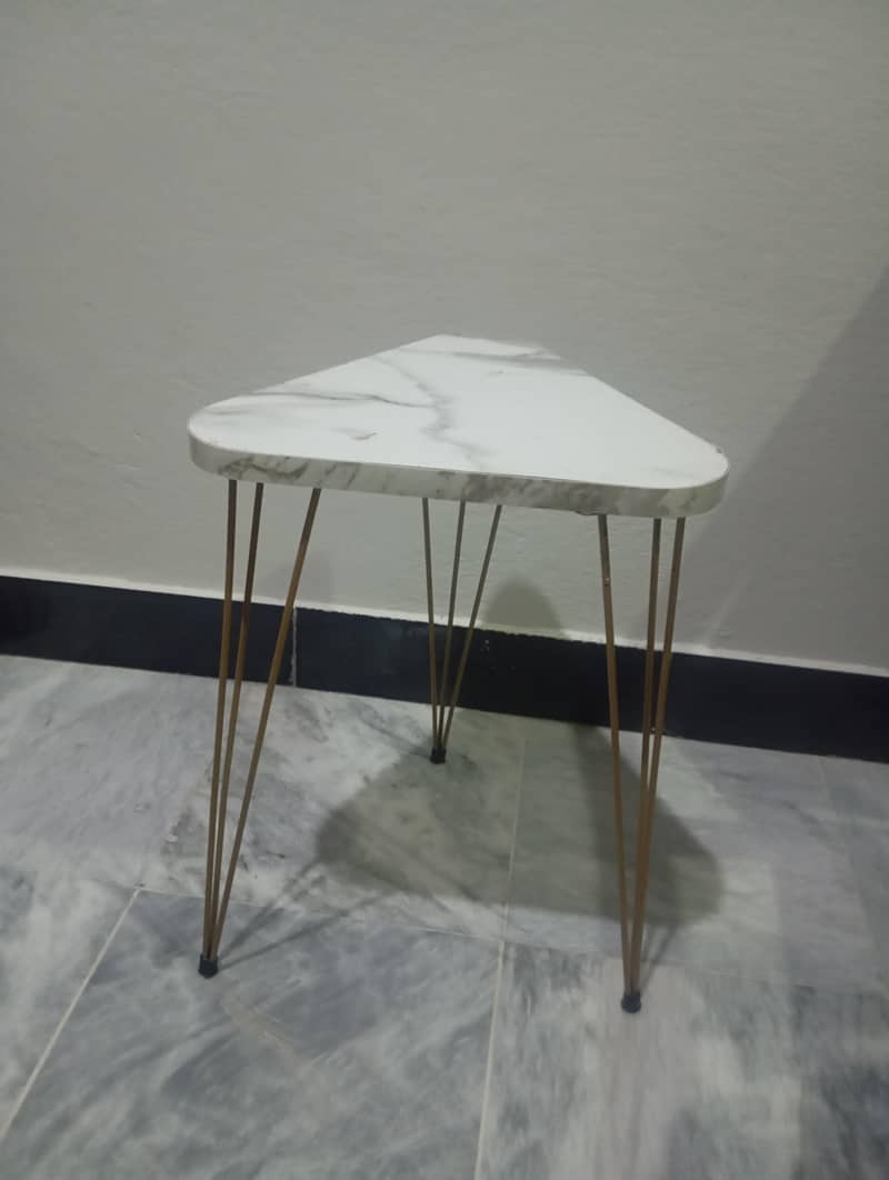coffee table new condition 1